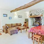 4 Bedroom Cozy In Monthuchon