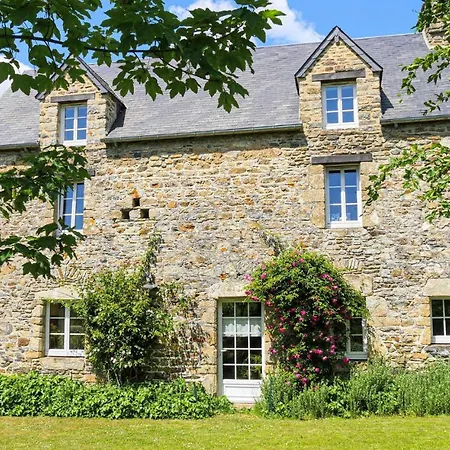 4 Bedroom Cozy In * Monthuchon