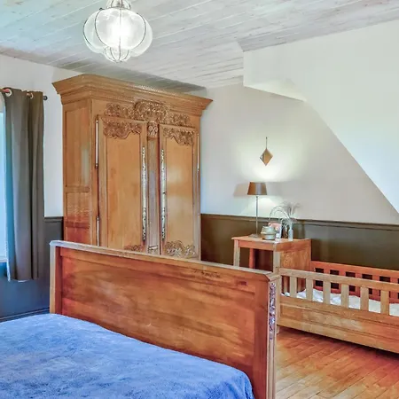 4 Bedroom Cozy In * Monthuchon