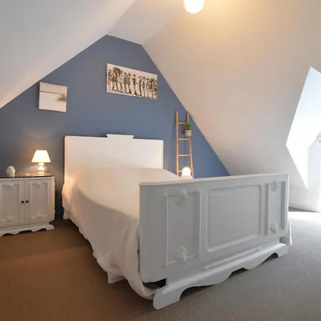 Hébergement de vacances 4 Bedroom Cozy In *