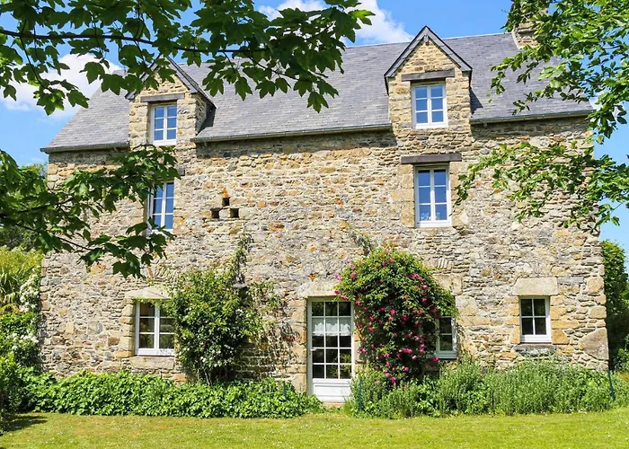 4 Bedroom Cozy In * Monthuchon