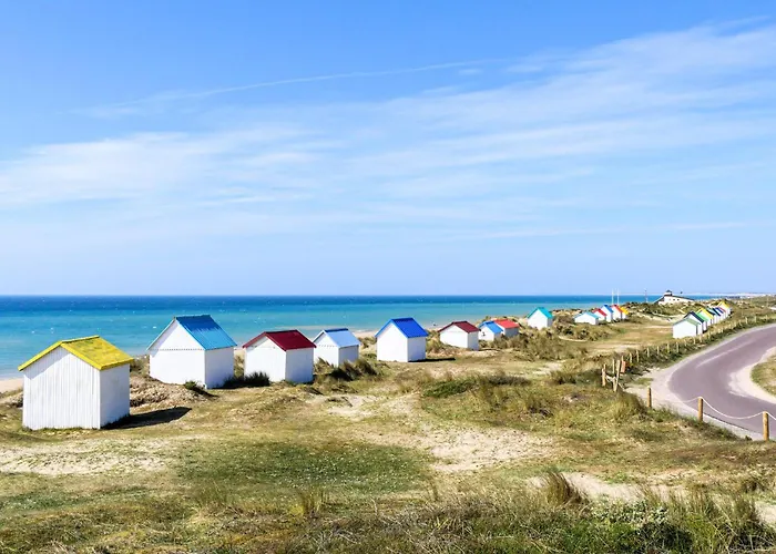 4 Bedroom Cozy In * Monthuchon